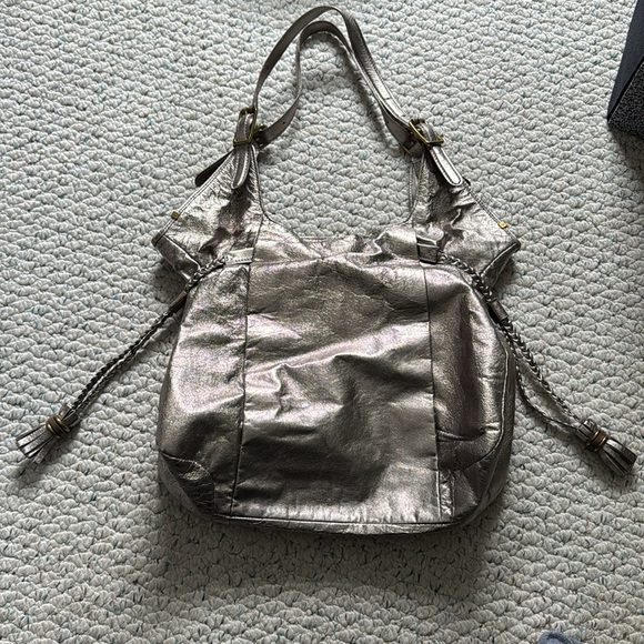 Elliott Lucca Metallic Gold Tote - Picture 3 of 7